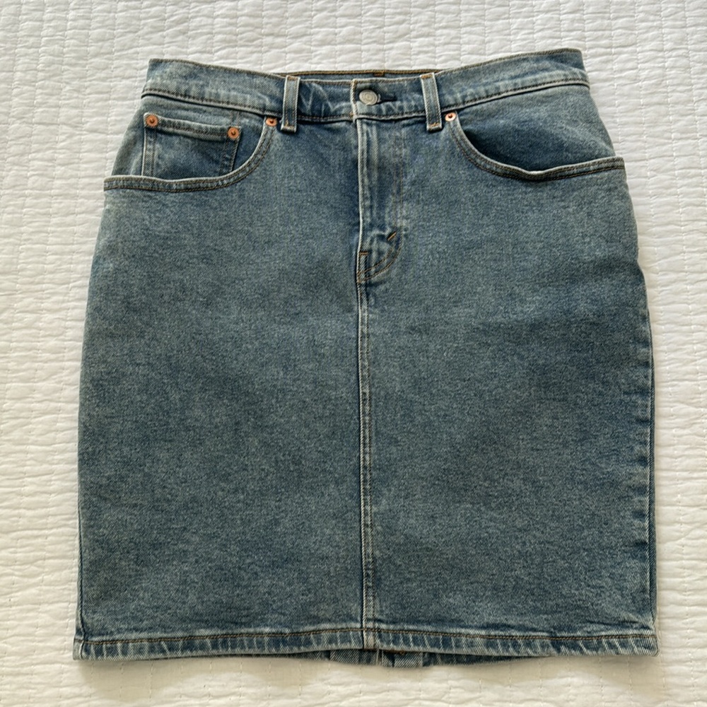 Vintage Denim Levi’s Skirt - Size 30